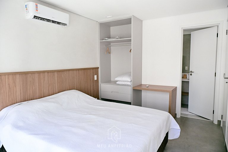 Casa con 5 suites, sauna, piscina, a 50m de playa