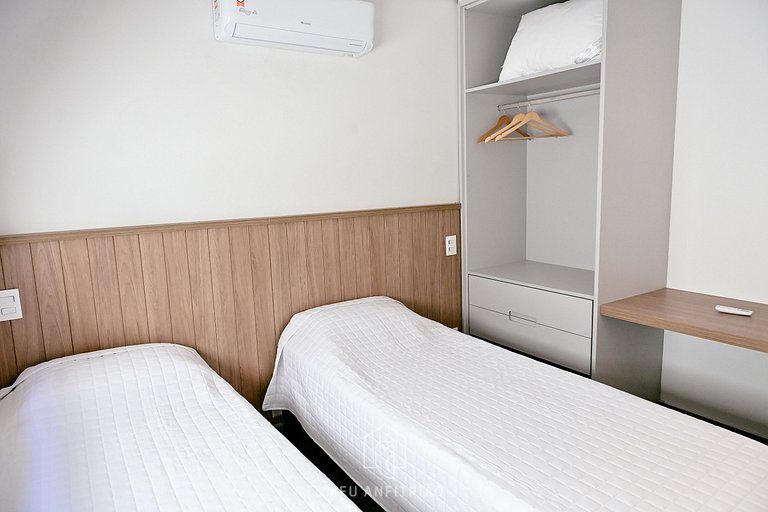 Casa con 5 suites, sauna, piscina, a 50m de playa