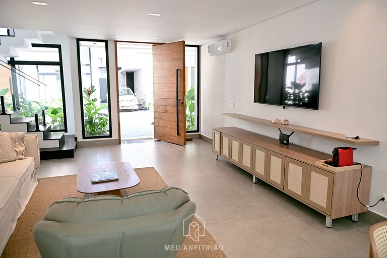 Casa con 5 suites, sauna, piscina, a 50m de playa