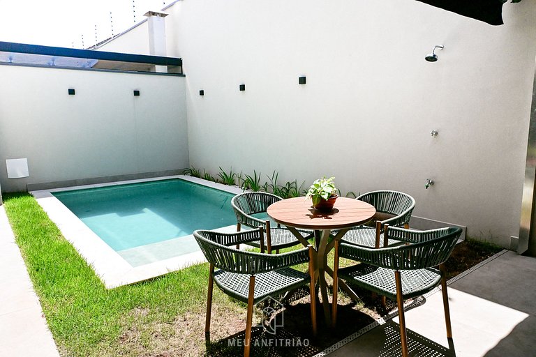 Casa con 5 suites, sauna, piscina, a 50m de playa