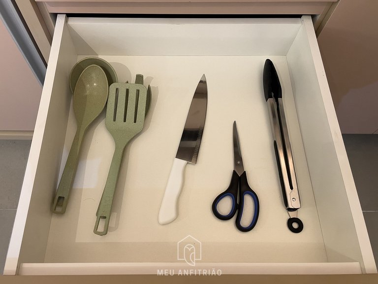 3 people Full kitchen Gym 600m from the subway