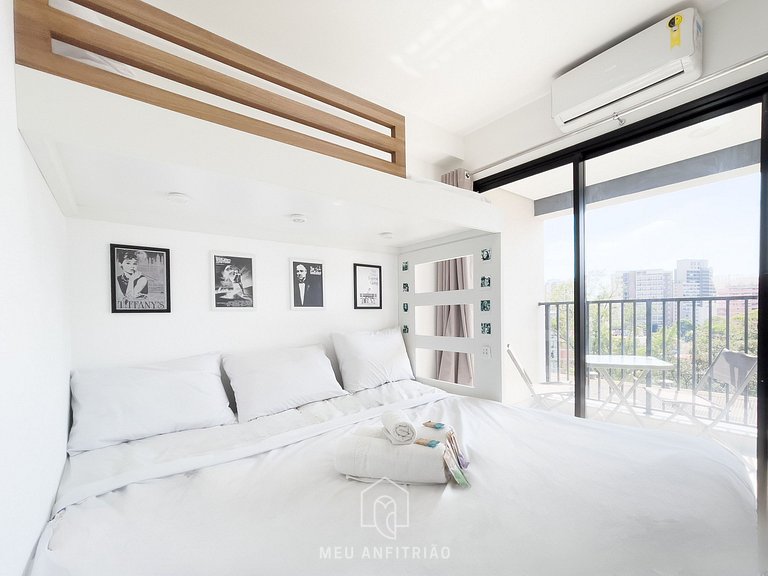 3 people | King bed | Pool | 180m from the subway