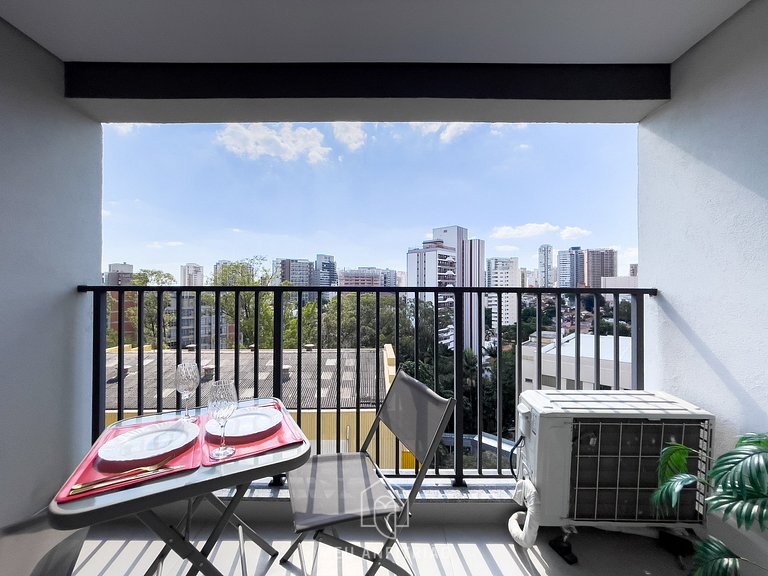 3 people | King bed | Pool | 180m from the subway