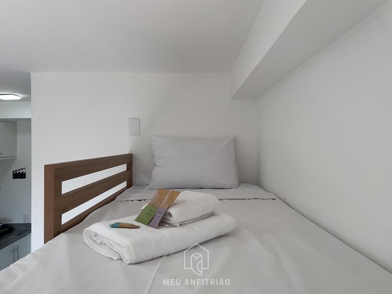 3 people | King bed | Pool | 180m from the subway