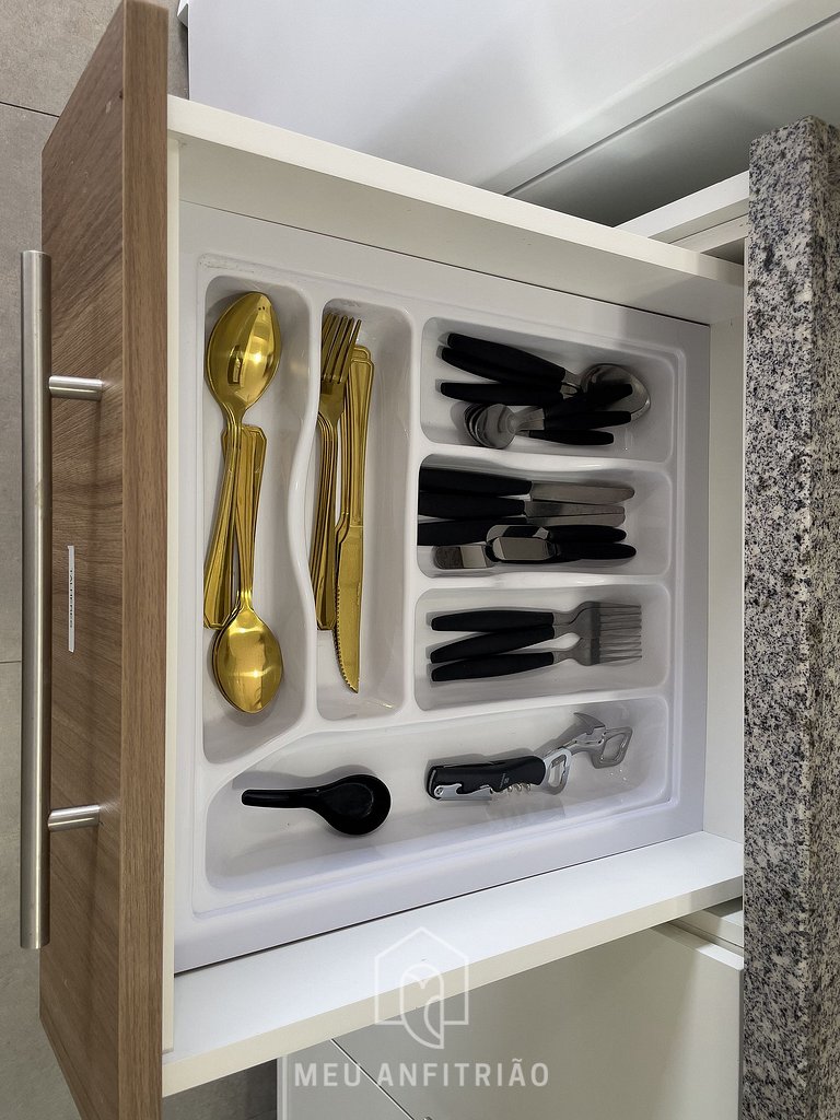 3 pessoas | Cama King | Piscina | 180m do metrô