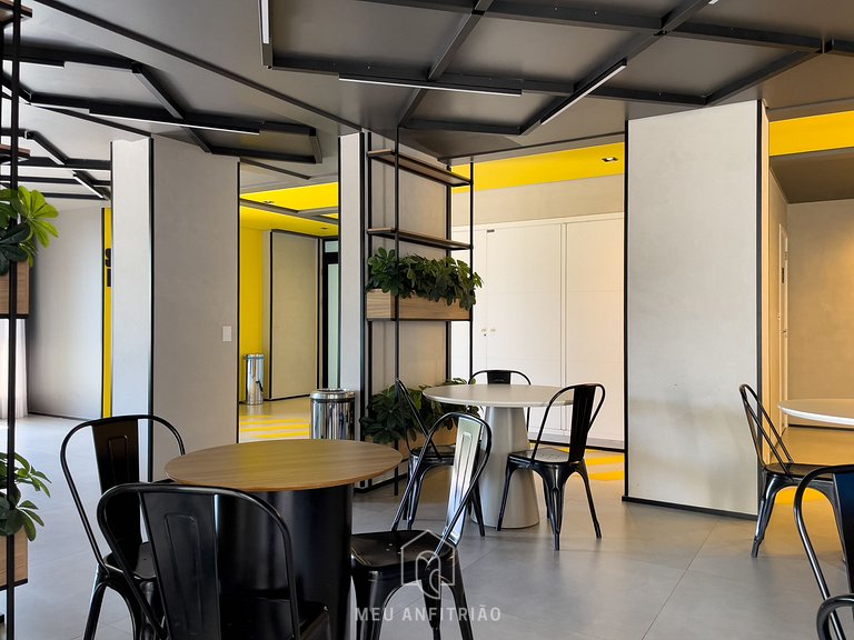 3 people | King bed | Pool | 180m from the subway