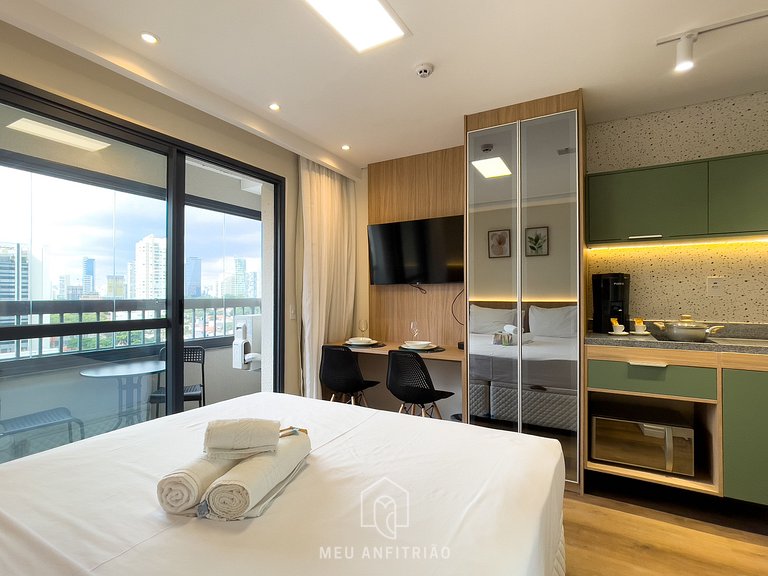 Cama queen | Varanda | Academia | Av. Morumbi