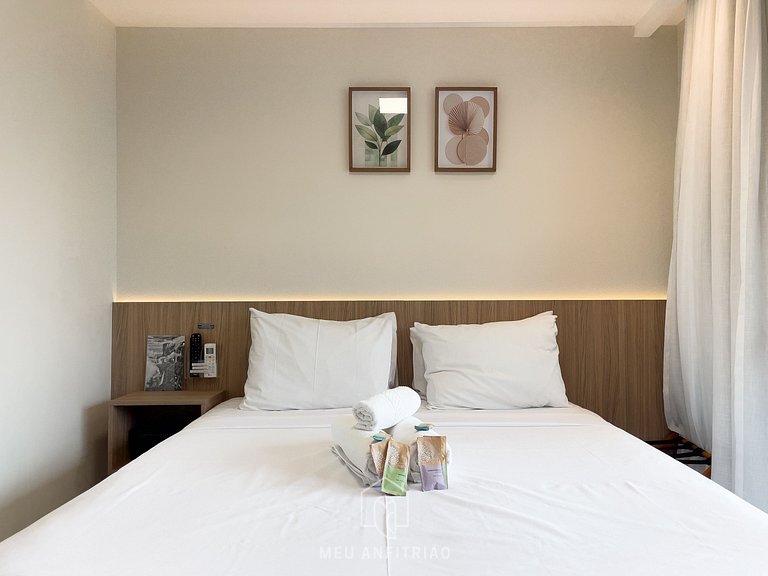 Cama queen | Varanda | Academia | Av. Morumbi