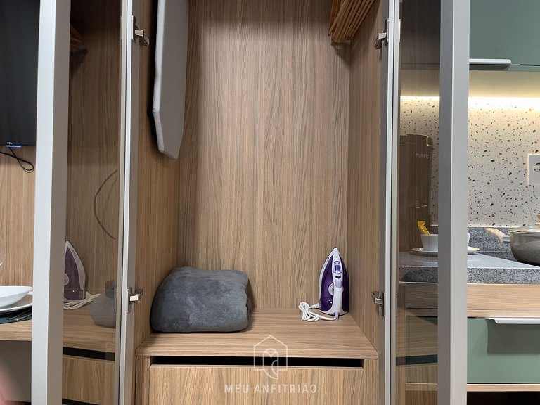 Cama queen | Varanda | Academia | Av. Morumbi