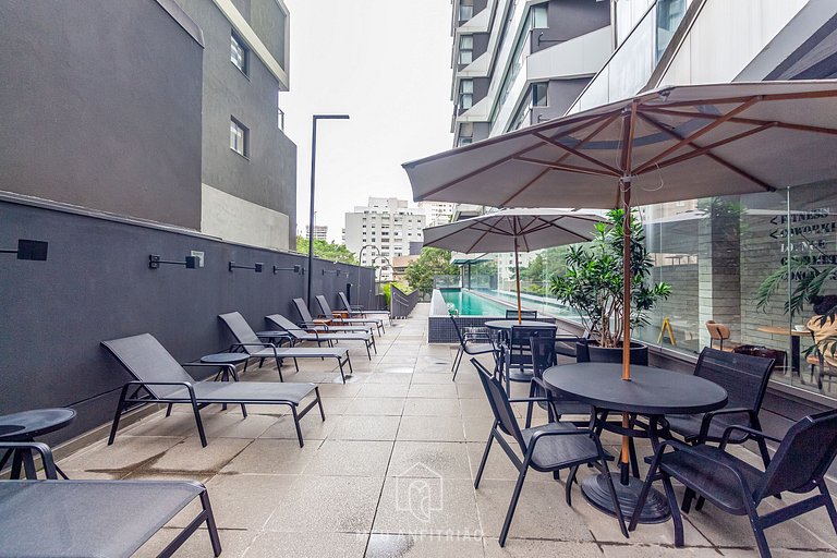 Queen bed | Pool | Gym | Next to the subway