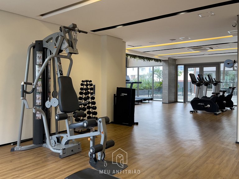 3 personas | Gimnasio | 350m de metro