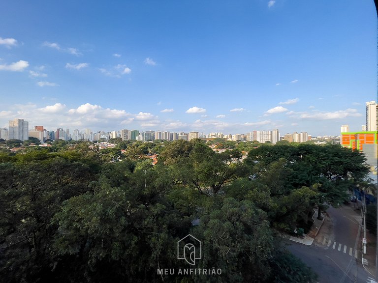 Aire acondicionado, TV y balcón cerca del metro