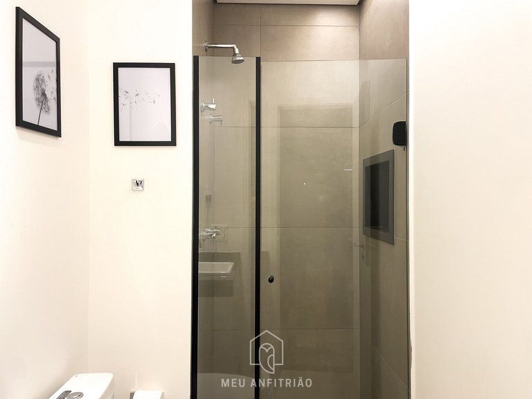 27m² | Garagem | Piscina | Av. Bandeirantes
