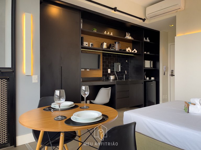 27m² | Garagem | Piscina | Av. Bandeirantes