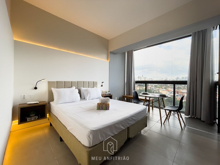 27m² | Garagem | Piscina | Av. Bandeirantes