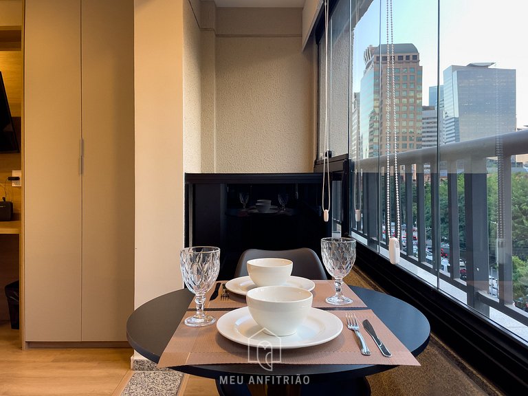 25m² | 3 pessoas | Cama queen | Shopping Morumbi