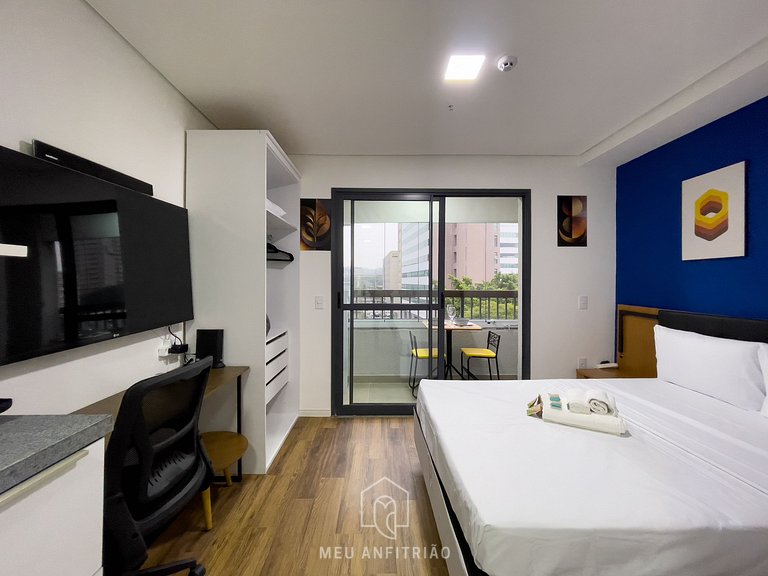25m² | 3 pessoas | Cama Queen | Piscina e Lounge