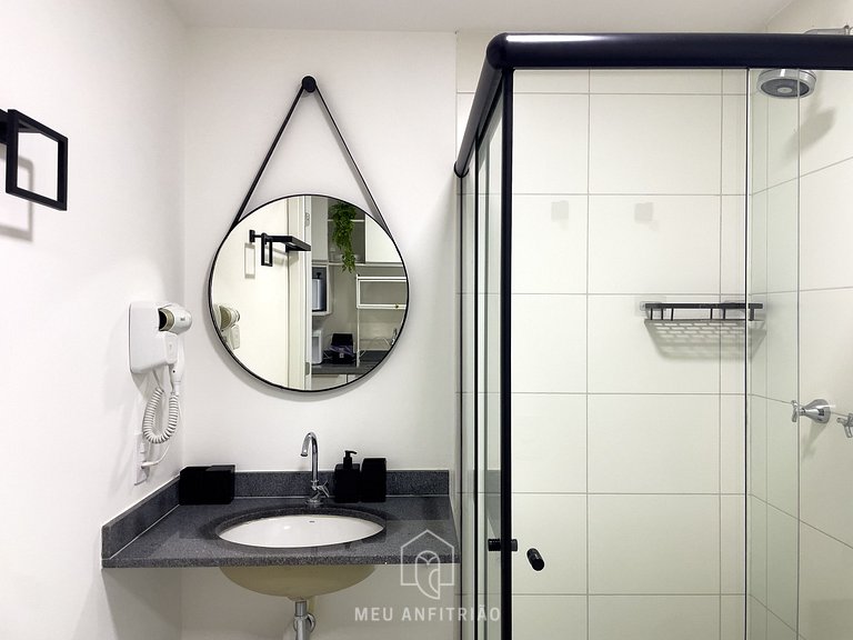 25m² | 3 pessoas | Cama Queen | Piscina e Lounge