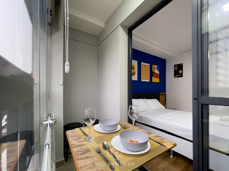 25m² | 3 pessoas | Cama Queen | Piscina e Lounge