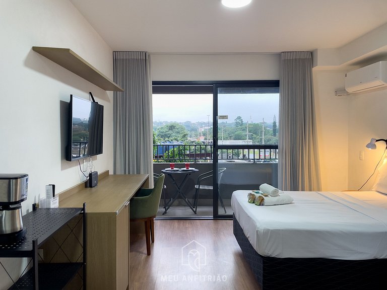 2 people Laundry 450m from Butantã subway station