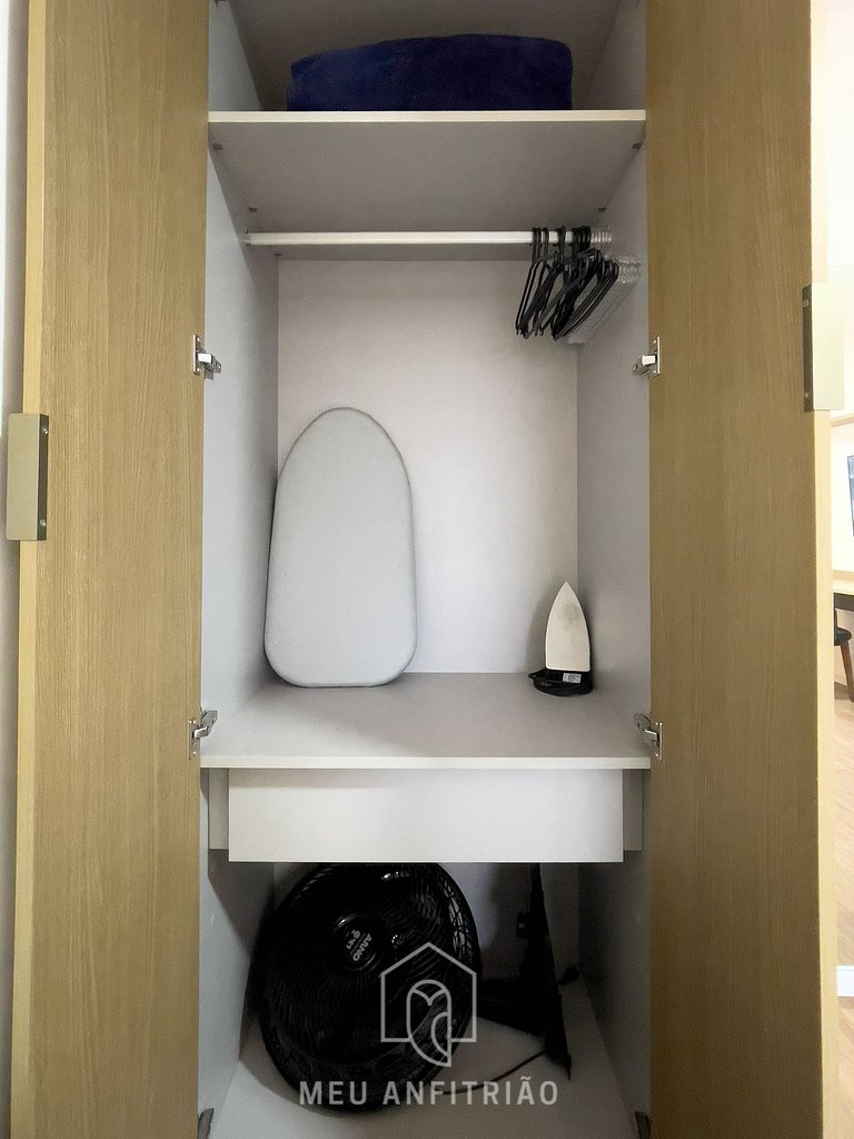 2 people Laundry 450m from Butantã subway station