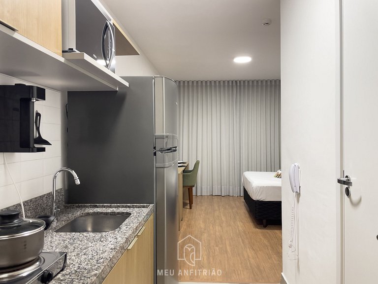 2 people Laundry 450m from Butantã subway station