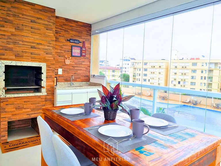 Apto com espaço gourmet completo perto da praia