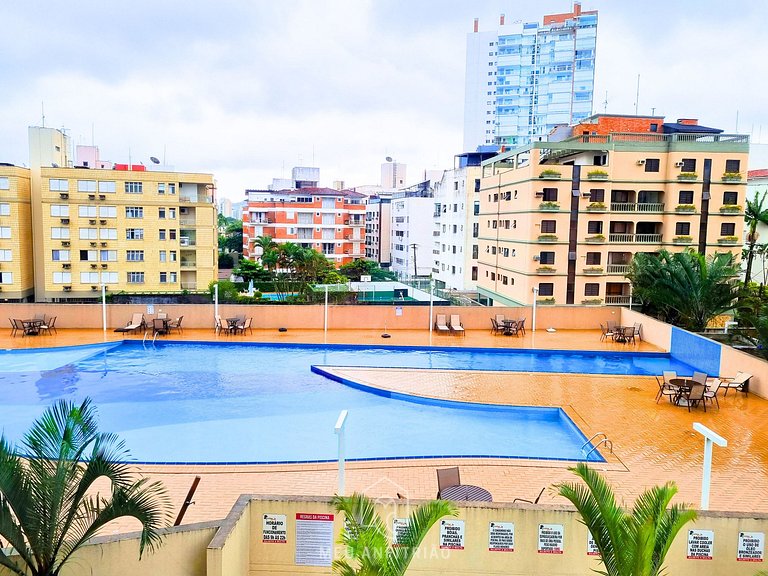 Apto com espaço gourmet completo perto da praia