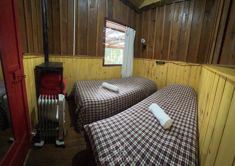 Comfortable Chalet with Heater Near Ducha de Prata