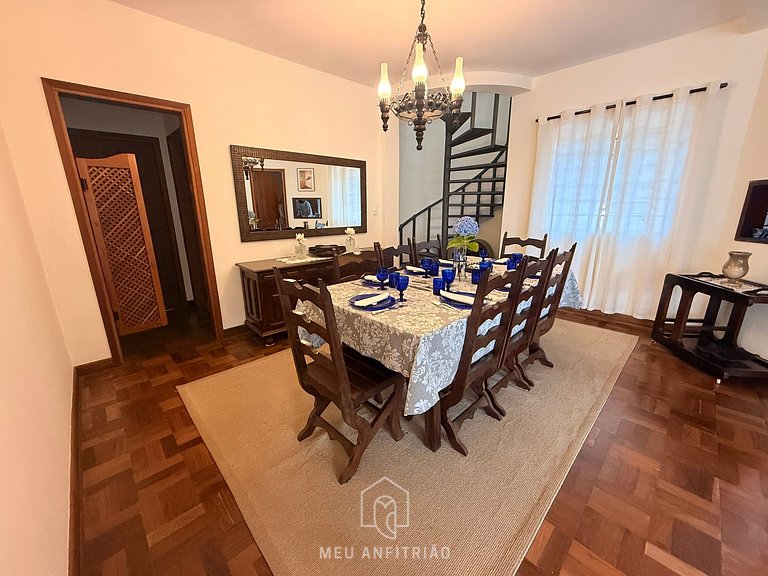 House w/ pizza oven & mountain view – Campos do Jordão