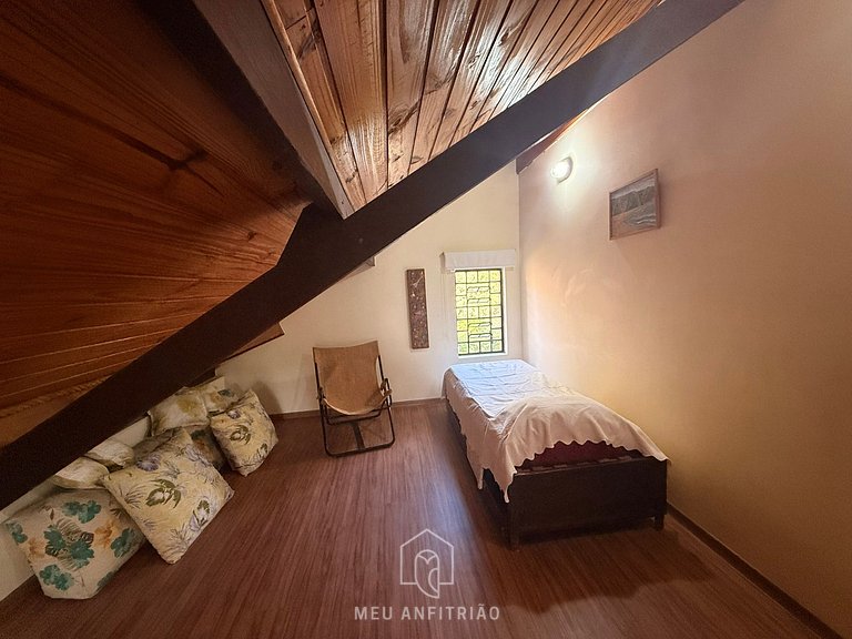 House w/ pizza oven & mountain view – Campos do Jordão