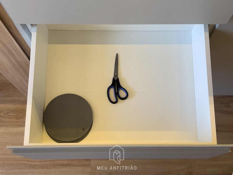 48m² | 4 pessoas | Cama queen | Shopping Market