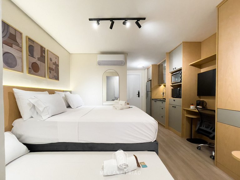 3 people | Queen bed | Pool | Near the subway