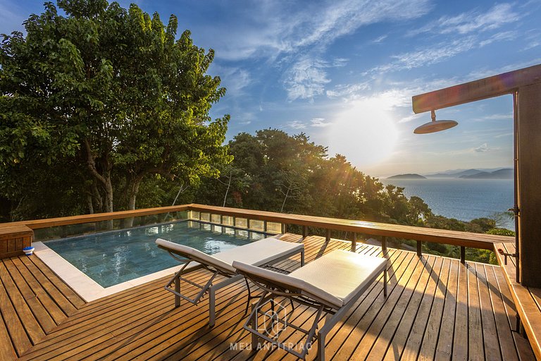 250m² | Deck con piscina | Vista mar | 3 quartos