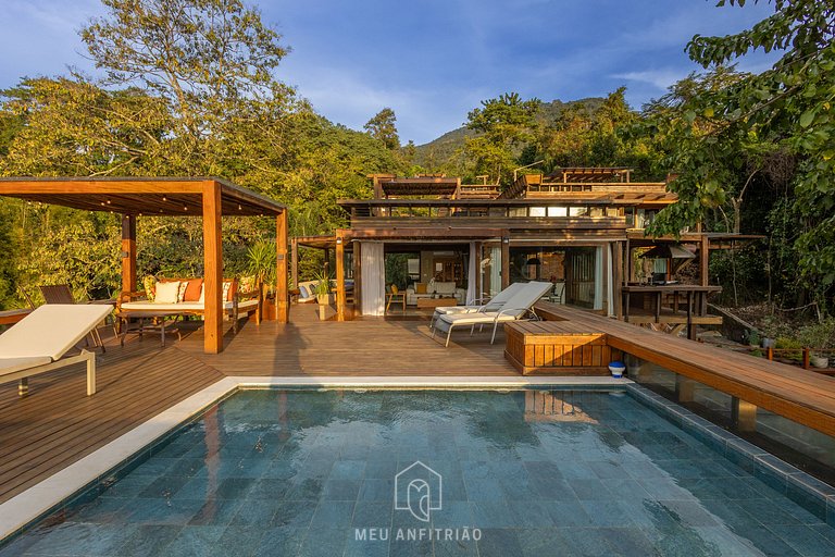 250m² | Deck c/ Piscina | Vista Mar | 3 quartos
