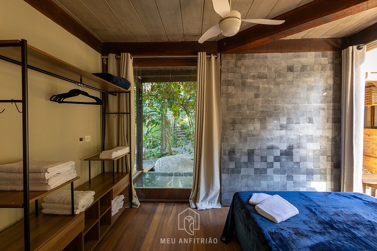 250m² | Deck with Pool | Sea View | 3 Bedrooms