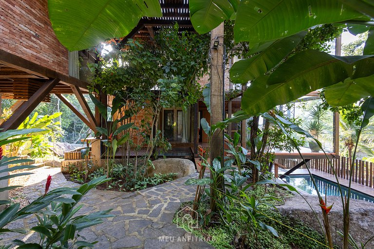 250m² | Deck con piscina | Vista mar | 3 quartos