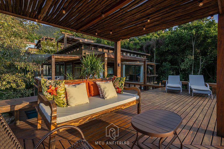 250m² | Deck con piscina | Vista mar | 3 quartos