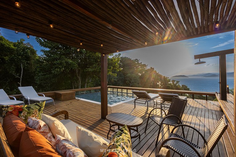 250m² | Deck con piscina | Vista mar | 3 quartos