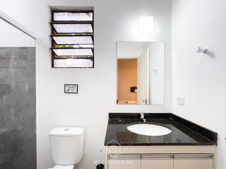 King bed | AC | 750m from Nubank Park | Pompéia Av