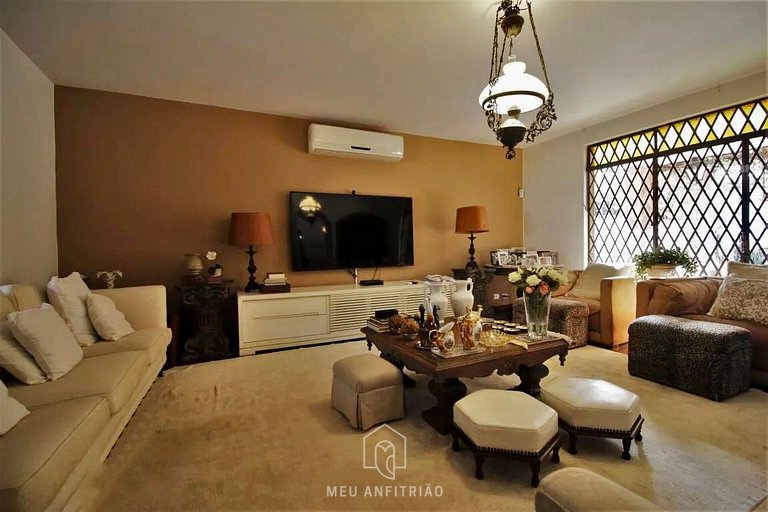 700m² | 5 habitaciones | Piscina | Parrilla