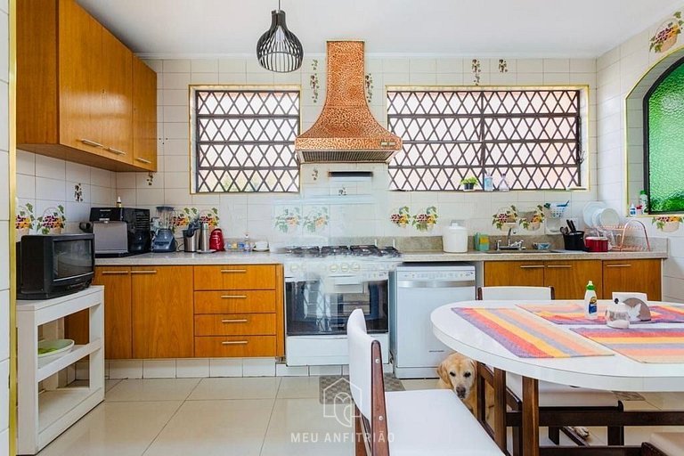700m² | 5 bedrooms | Pool | Barbecue grill