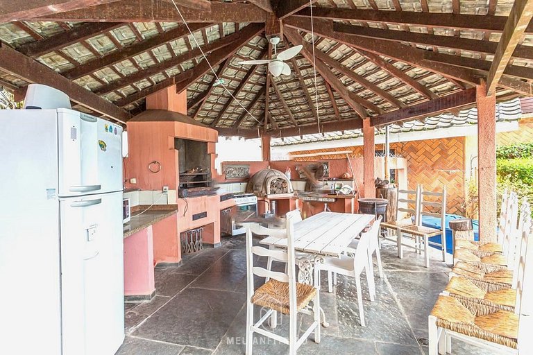 700m² | 5 bedrooms | Pool | Barbecue grill