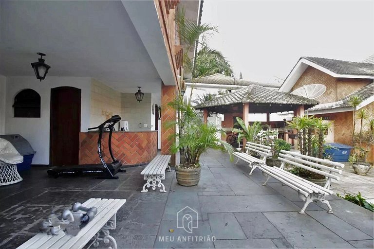 700m² | 5 habitaciones | Piscina | Parrilla