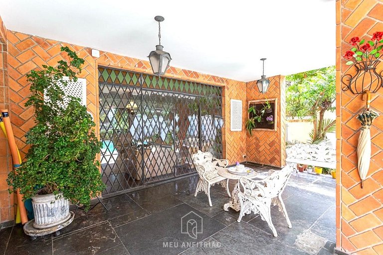 700m² | 5 quartos | Piscina | Churrasqueira