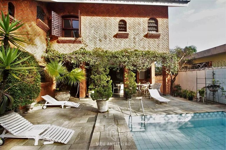 700m² | 5 bedrooms | Pool | Barbecue grill