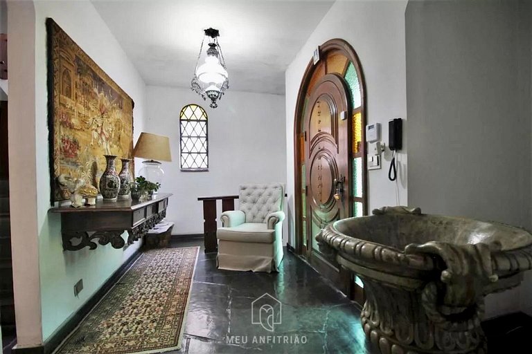 700m² | 5 quartos | Piscina | Churrasqueira