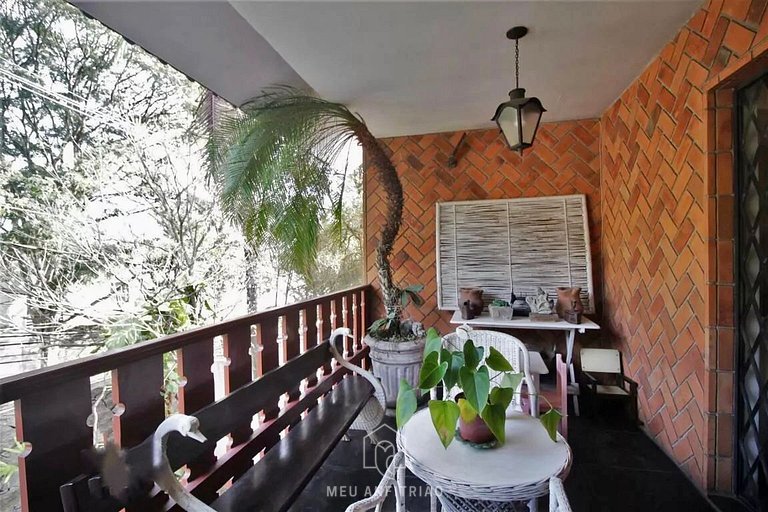 700m² | 5 quartos | Piscina | Churrasqueira