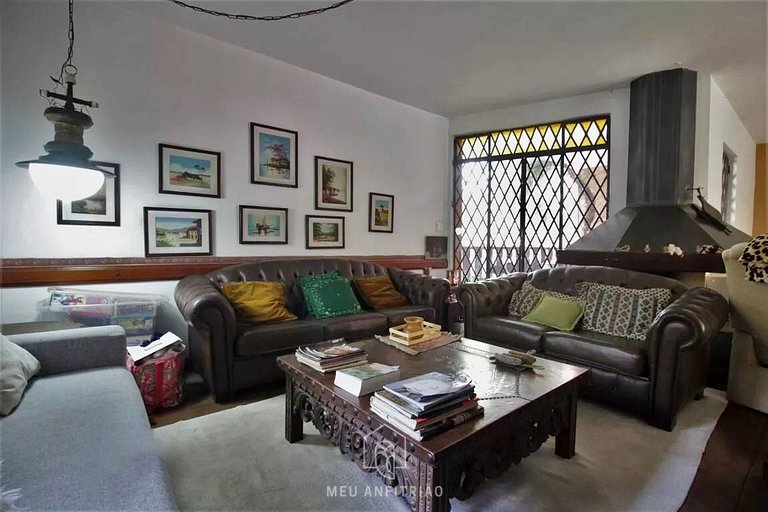 700m² | 5 quartos | Piscina | Churrasqueira
