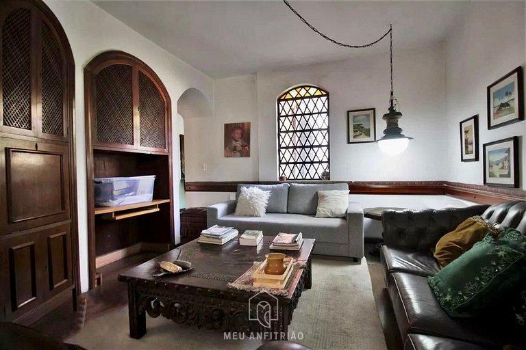 700m² | 5 habitaciones | Piscina | Parrilla